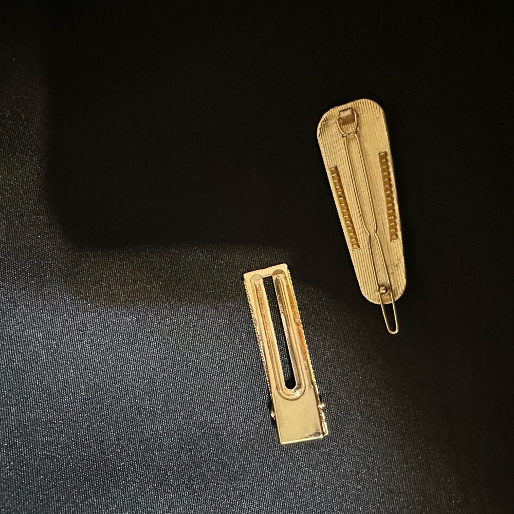 Hair clips - Picture 2 of 2